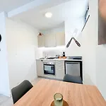 Chic & Cosy - - Parking Included דירה שילטיגהיים