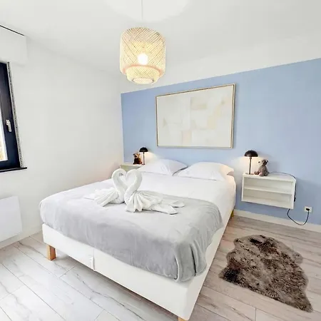 Chic & Cosy - - Parking Included Apartman *