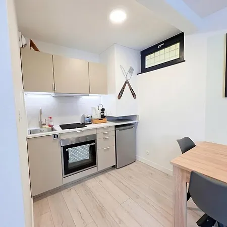 Chic & Cosy - - Parking Included Appartement